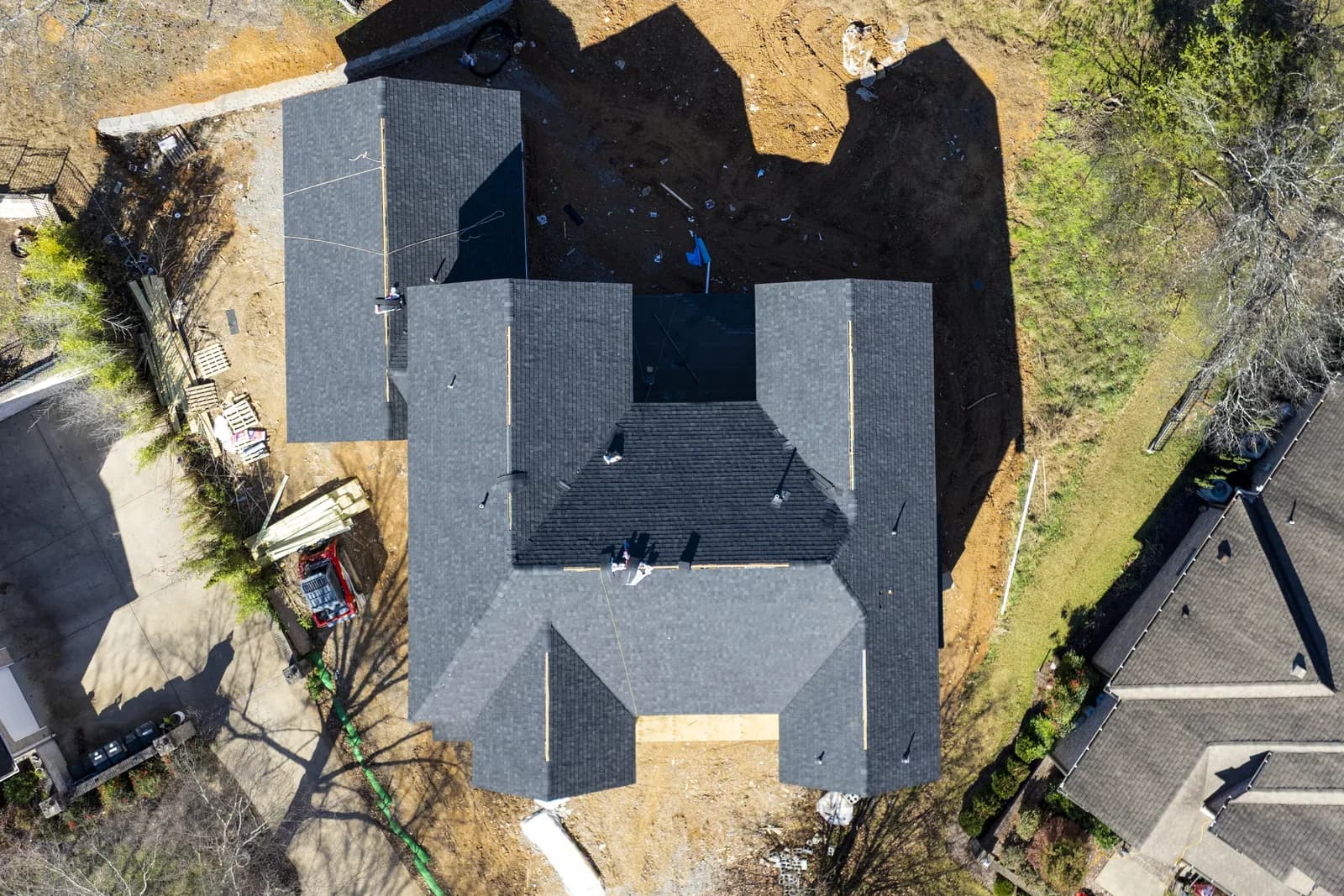 Overhead aerial of the shingled roof at 123 Glen Leven Way